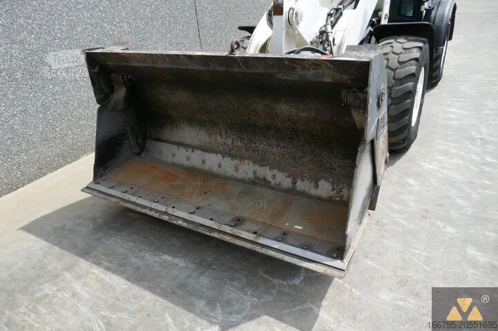 Chargeur sur roues Caterpillar 906M