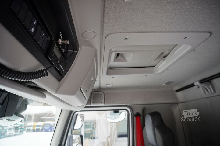 Konteiners Renault D280 16T / Box truck 18 EPAL / Tail lift