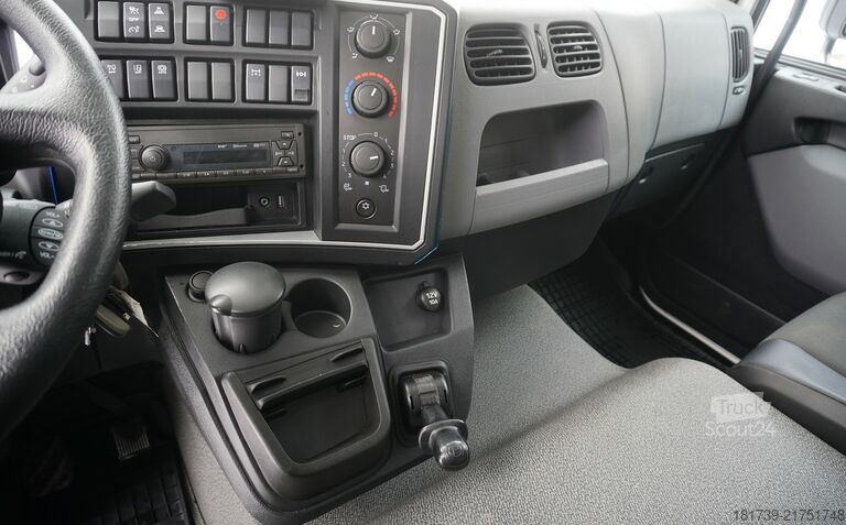 Konteiners Renault D280 16T / Box truck 18 EPAL / Tail lift