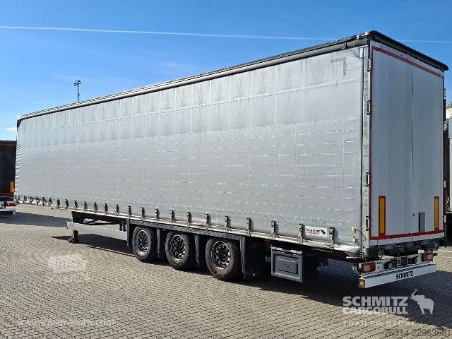 Otevřený návěs s plachtou Schmitz Cargobull Curtainsider Mega Getränke