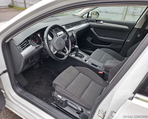 Minibus VW Passat Variant