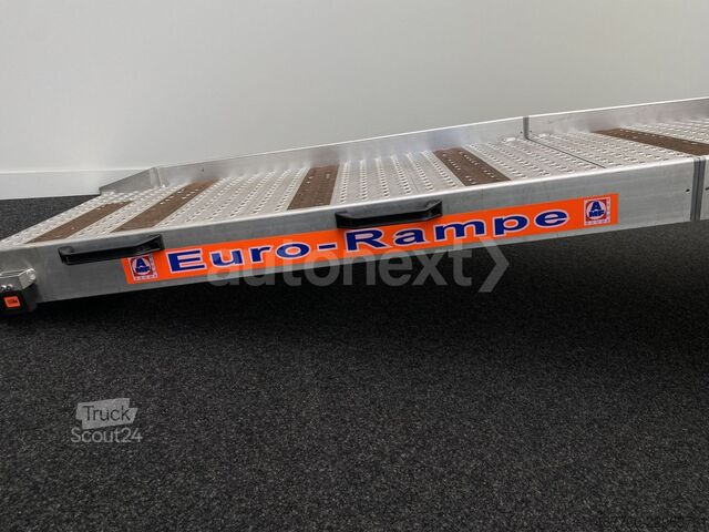 Minibuss VW Crafter 35 Aut. *Rollstuhl-Rampe* 8-Sitze (5615)