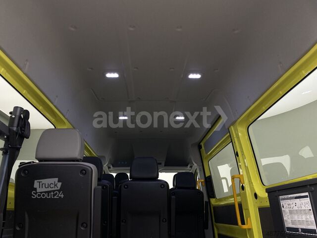 Minibuss VW Crafter 35 Aut. *Rollstuhl-Rampe* 8-Sitze (5615)