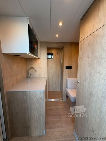 Hästtransportsläp  STX Trailer  4 Pferde Wohnung, Dusche, Neu