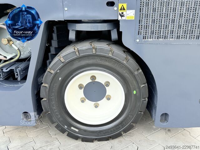 štvorcestný vysokozdvižný vozík Combilift CB4000 GAS TRIPLEX 6540 FREE LIFT