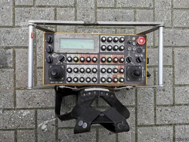 Низкий погрузчик SCHEUERLE SPMT 3000 20 x 40 TONS AXLES!