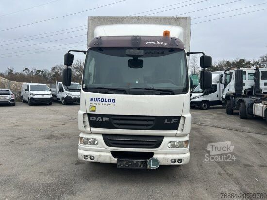 Camión plataforma con toldo DAF LF 55 250 PLANE MIT LBW, E5