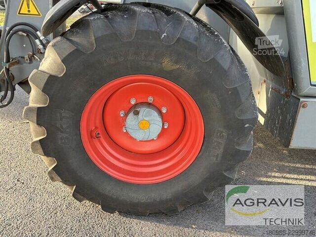 Teleskooppikuormaaja Claas SCORPION 9040