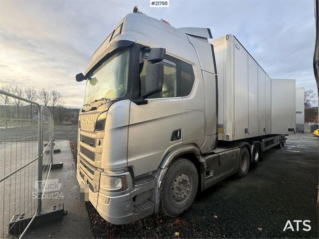 Standard tractor Scania R590 6x2 Tractor Unit with Walking Floor Hydraulic