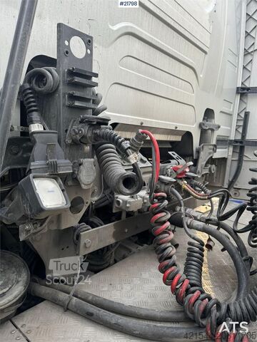 Standard tractor Scania R590 6x2 Tractor Unit with Walking Floor Hydraulic