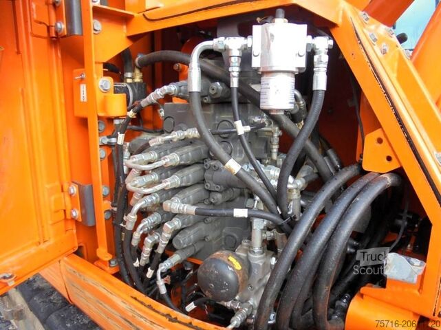 Pásové rypadlo Doosan DX 140 LCR-3