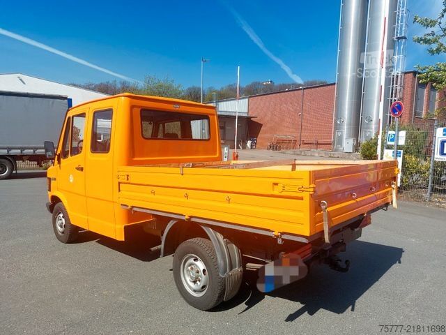 Muu MERCEDES-BENZ Vario 208D Doka Pritsche - Restauriert