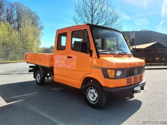 Muu MERCEDES-BENZ Vario 208D Doka Pritsche - Restauriert