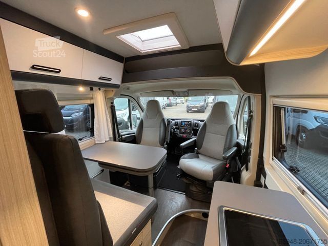 Τροχόσπιτο αυτοκινούμενο SUNLIVING V 65 SL | Solar, RFK, Markise, Fahrradträger