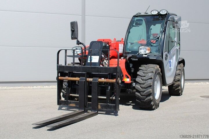 Телескопичен товарач Manitou MT 625 H Comfort ST3B