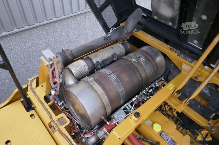 الحفارة الزاحفة Caterpillar 352F