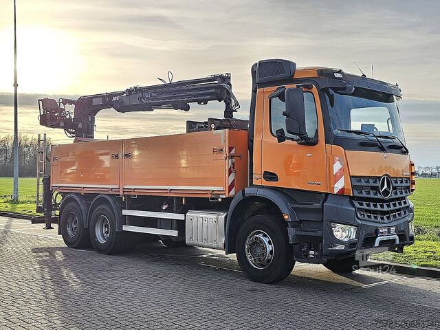 Piattaforma di carico MERCEDES-BENZ AROCS 2642