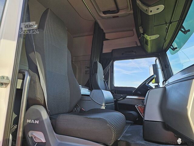 Valiză M.A.N. 12.220 TGL SLAAPCABINE