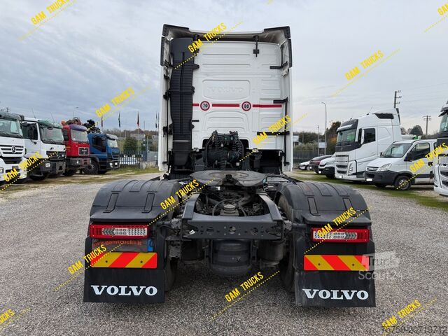 Standart yol çekici Volvo FH500 Globetrotter FULL-SPOILER EU6