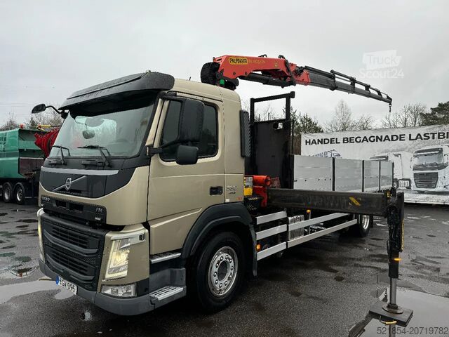 Lastplattform Volvo FM 11.330 4x2, Flatbed-truck with 18t/m Crane, ...
