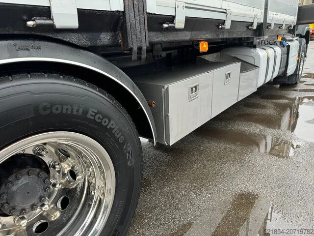 Lastplattform Volvo FM 11.330 4x2, Flatbed-truck with 18t/m Crane, ...