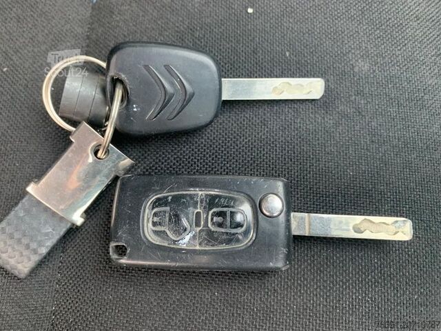 Compact van Citroen Berlingo Multispace 5 posti - Autocarro -