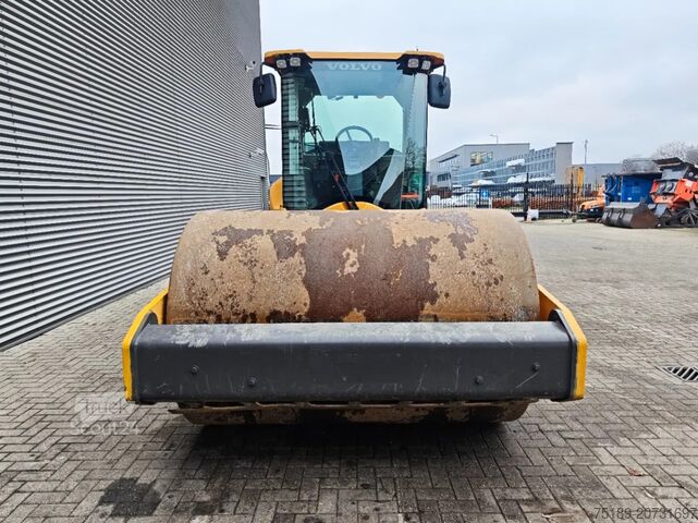 Bandenroller Volvo SD135B