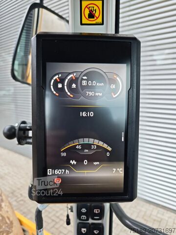 Bandenroller Volvo SD135B