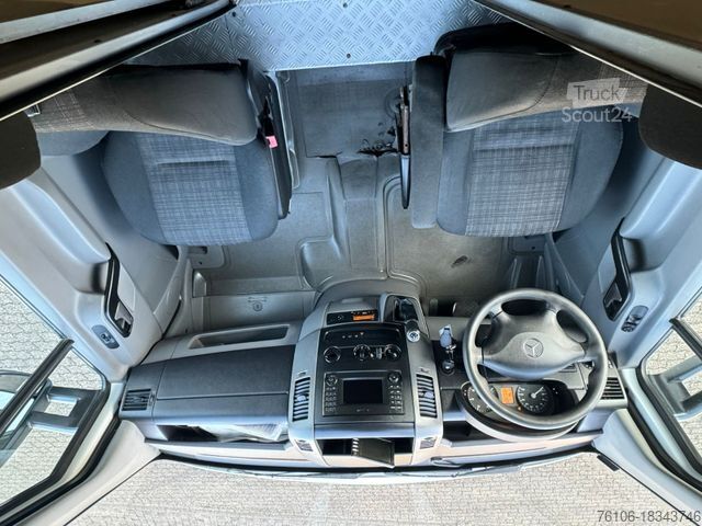 شاحنة صندوقية MERCEDES-BENZ Sprinter 516 CDI Koffer mit Ladebordwand *L 4,80