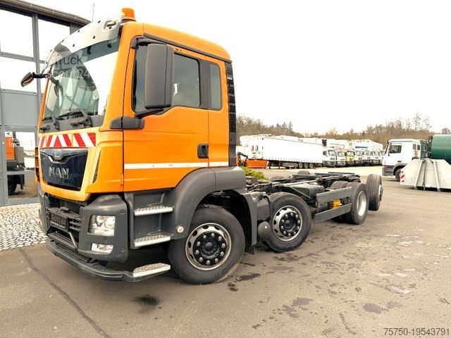 Vrachtwagenchassis MAN TGS 32.360 8x2 Fahrgestell- 4 Achser