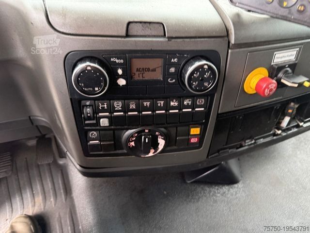 Podwozie ciężarówki MAN TGS 32.360 8x2 Fahrgestell- 4 Achser