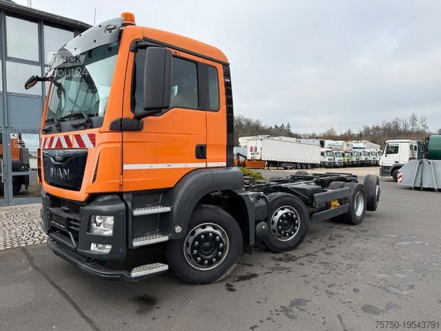 Podwozie ciężarówki MAN TGS 32.360 8x2 Fahrgestell- 4 Achser
