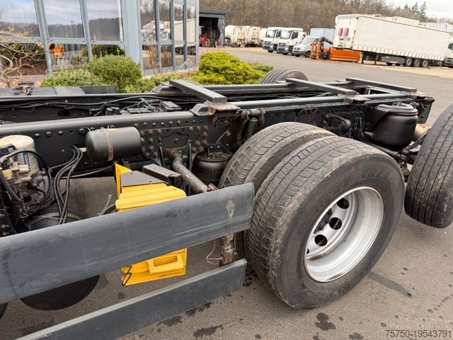 Podwozie ciężarówki MAN TGS 32.360 8x2 Fahrgestell- 4 Achser