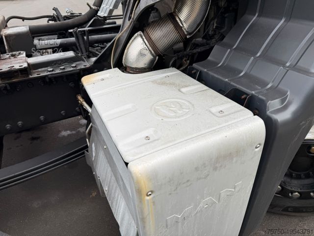 Podwozie ciężarówki MAN TGS 32.360 8x2 Fahrgestell- 4 Achser