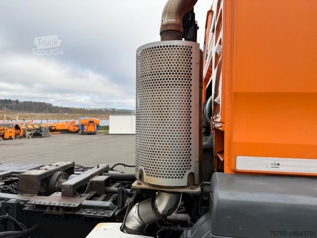 Podwozie ciężarówki MAN TGS 32.360 8x2 Fahrgestell- 4 Achser