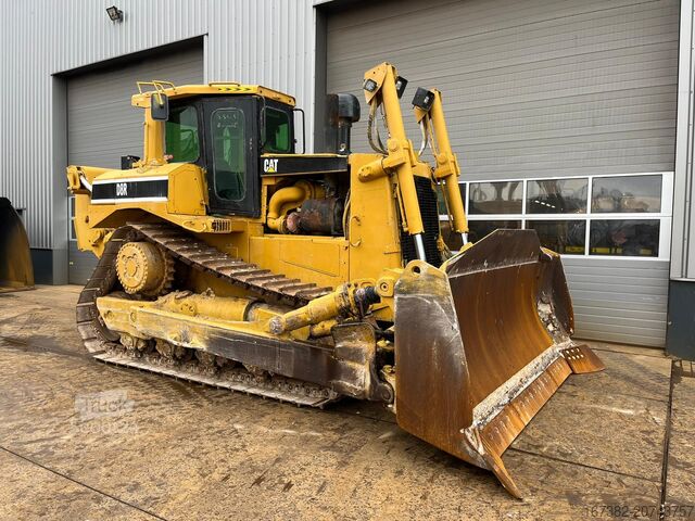 Levelling machine Caterpillar D8R - Single shank ripper