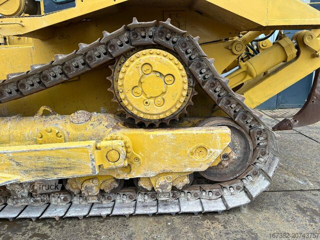 Levelling machine Caterpillar D8R - Single shank ripper