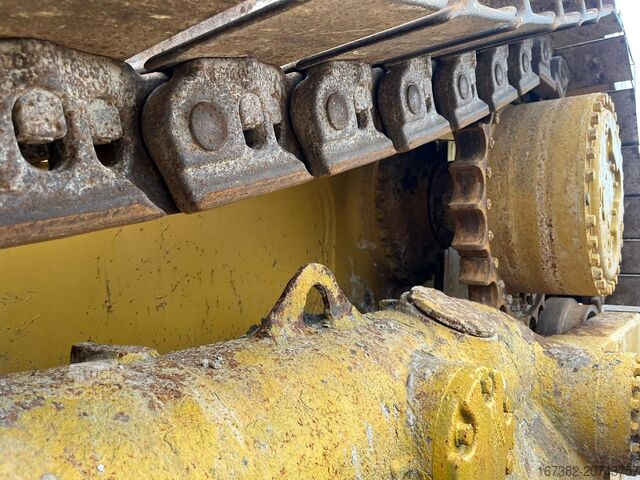 Levelling machine Caterpillar D8R - Single shank ripper