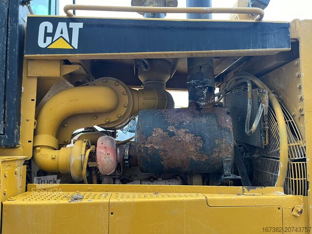 Levelling machine Caterpillar D8R - Single shank ripper