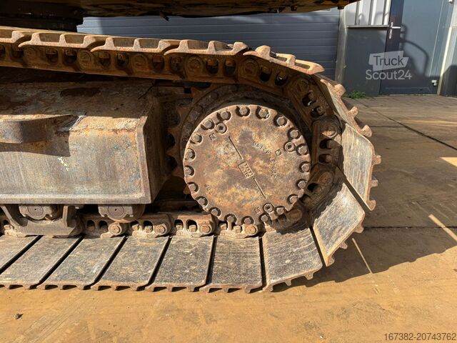 Pelle sur chenilles Komatsu PC240LC-10