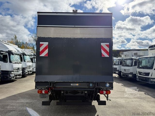 Vrachtwagen met bakwagen MERCEDES-BENZ ATEGO 818 L Koffer 7,30 m LBW 1 T*Seitentür