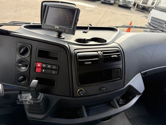 Vrachtwagen met bakwagen MERCEDES-BENZ ATEGO 818 L Koffer 7,30 m LBW 1 T*Seitentür