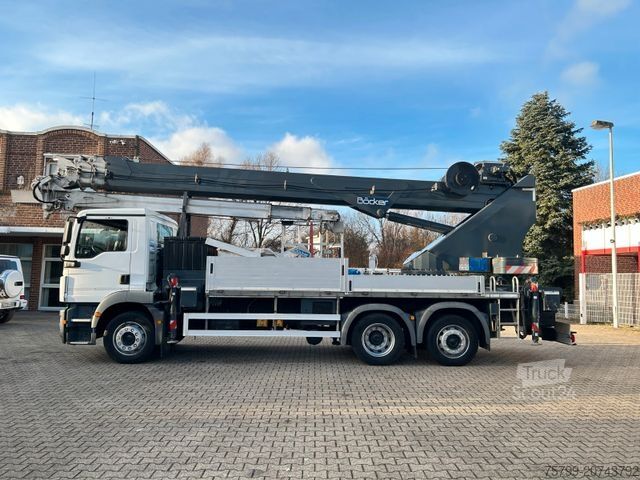 Grúa montada en camión MAN 26.320+Böcker Dachdeckerkran AK46/6000+Seilwinde