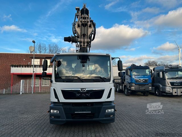 Grúa montada en camión MAN 26.320+Böcker Dachdeckerkran AK46/6000+Seilwinde