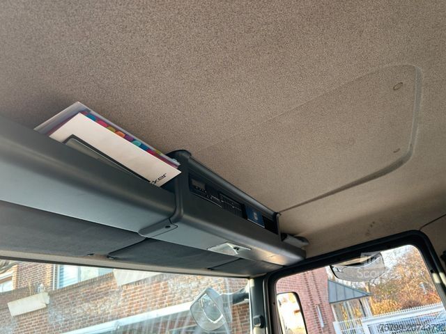 Grúa montada en camión MAN 26.320+Böcker Dachdeckerkran AK46/6000+Seilwinde