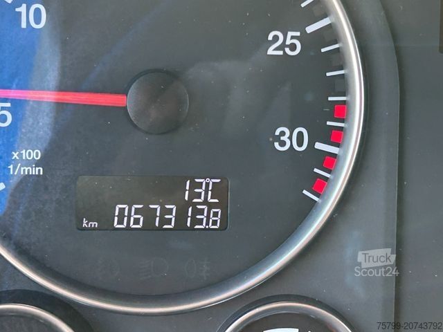 Grúa montada en camión MAN 26.320+Böcker Dachdeckerkran AK46/6000+Seilwinde