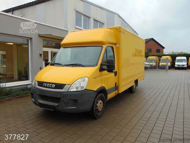 Vrachtwagen met bakwagen IVECO Daily 35 S 11 A / P Maxi Postkoffer REGALSYSTEM