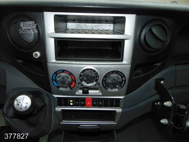 Vrachtwagen met bakwagen IVECO Daily 35 S 11 A / P Maxi Postkoffer REGALSYSTEM