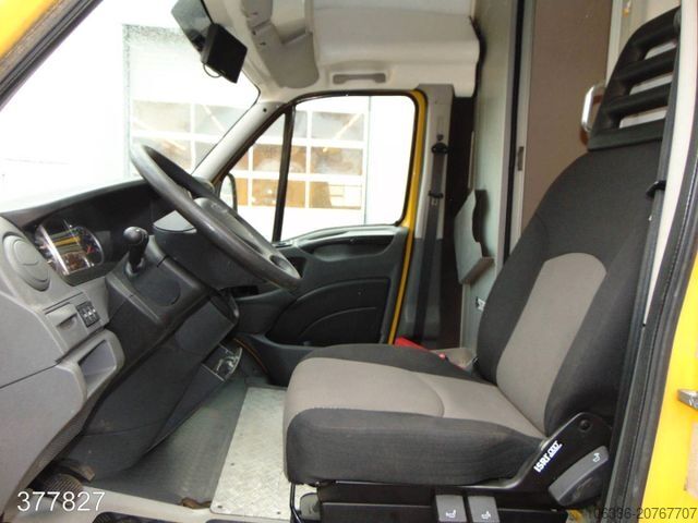 Vrachtwagen met bakwagen IVECO Daily 35 S 11 A / P Maxi Postkoffer REGALSYSTEM