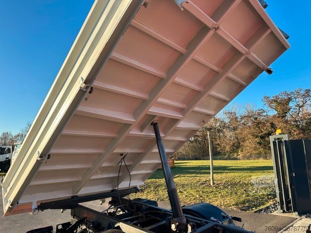 Vrachtwagen met kraanopbouw FUSO Canter 7C18 4x4 Kipper KRAN 11m Greifer AHK